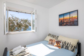 Seaview Apartments